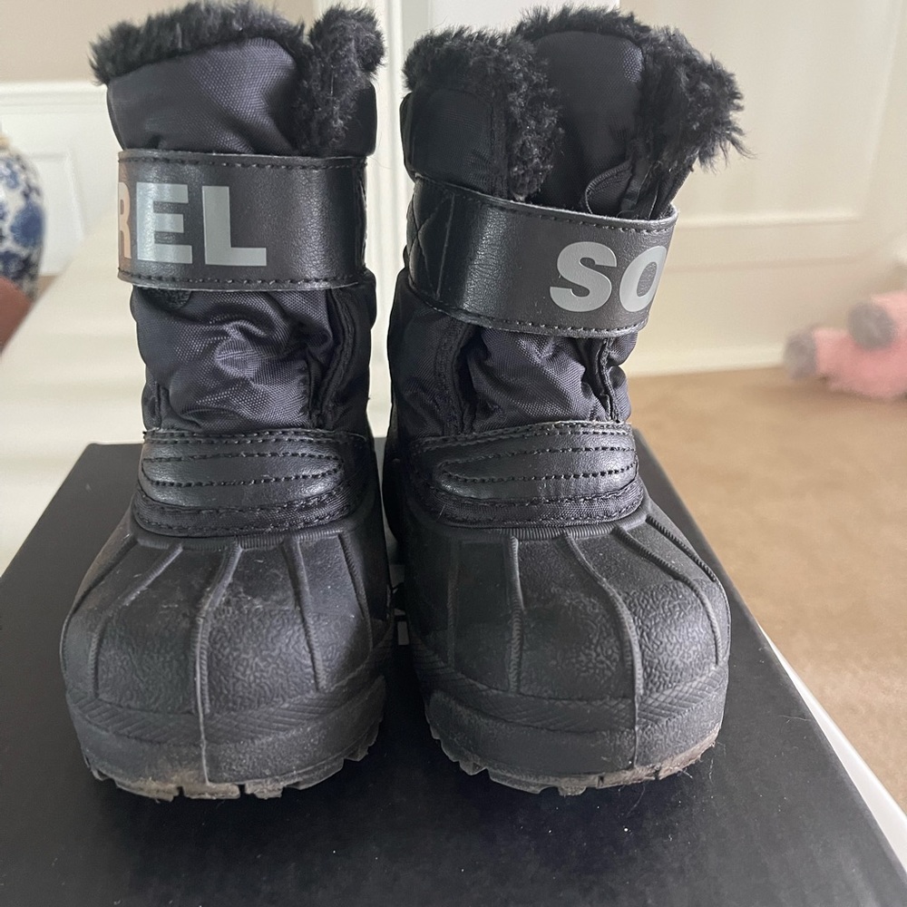 Sorel unisex toddler size 8 snow boot